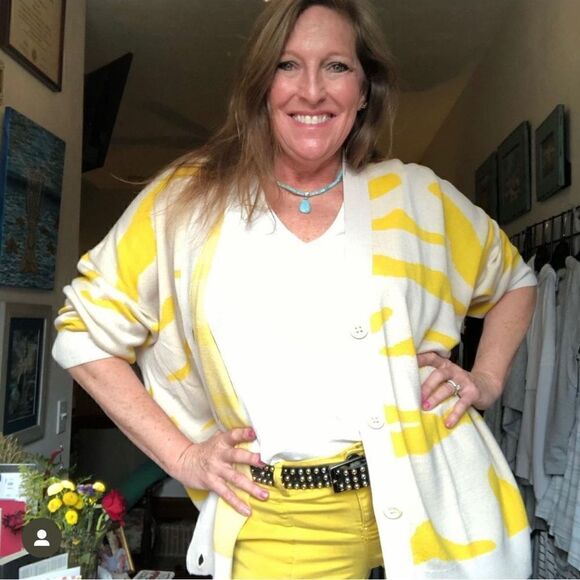 đ§„CAbiâXSâRoarâButton DownâCardiganâYellowâAnimalâPrintâNWOT - Picture 10 of 10